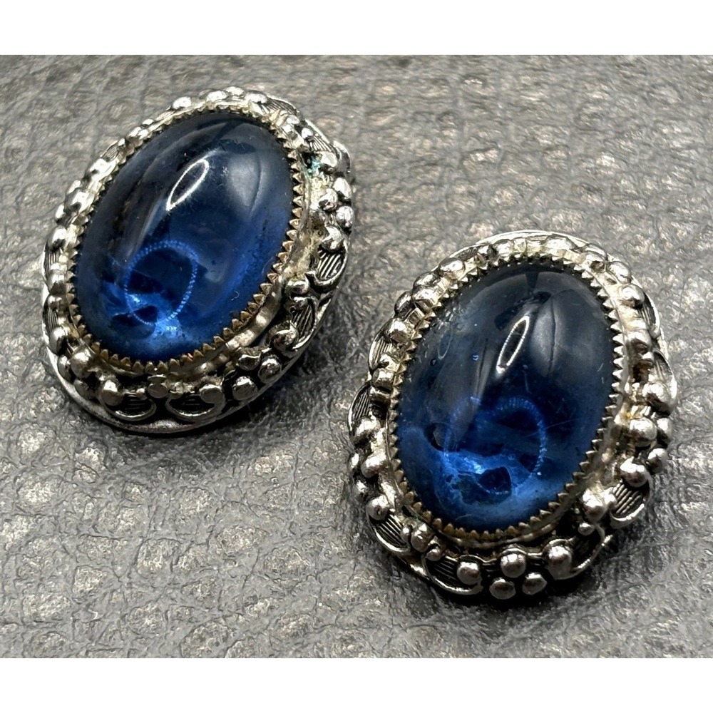 Vintage Whiting & Davis Blue Glass Oval Cabochon Clip On Earrings Silver Tone